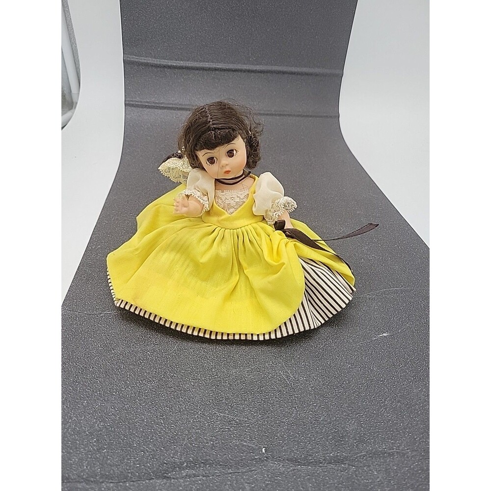 Madame Alexander doll Miss France🇫🇷 Vintage  7.5" Black Hair Yellow Dress